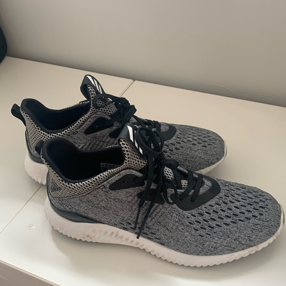 Adidas Alpha Bounce 3 running shoes - men’s 7/womens 9